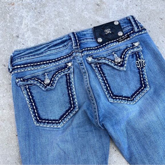Miss Me Jeans |Women's Loose Saddle Stitch Border Bootcut | Medium wash size 30 - Picture 7 of 10